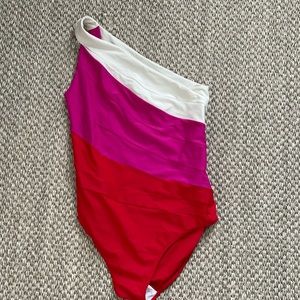 Summersalt Sidestroke Lava/Hibiscus/White Sand